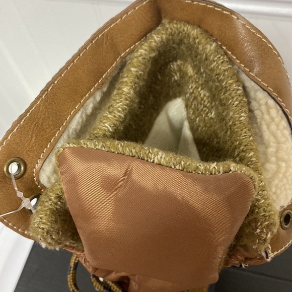 London Fog Womens boots size 6 M - Picture 3 of 6